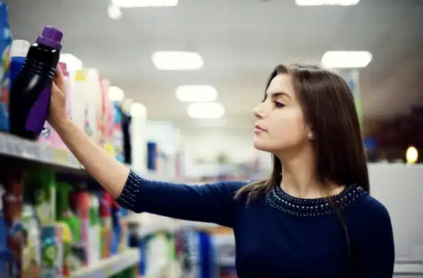 Lựa chọn dầu gội trị rụng tóc cho nữ theo thương hiệu và giá cả